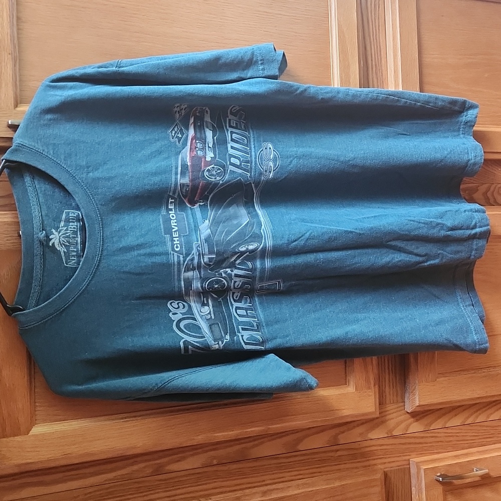 Chevrolet Classic Rides T-Shirt Size Large